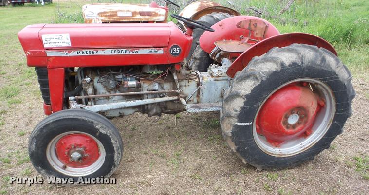 image for item DC7238 Massey-Ferguson 135 tractor