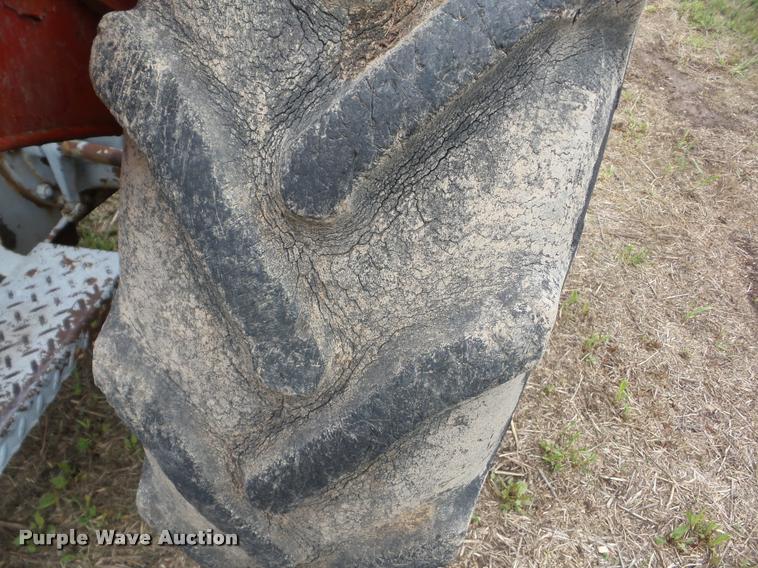 image for item DC7238 Massey-Ferguson 135 tractor