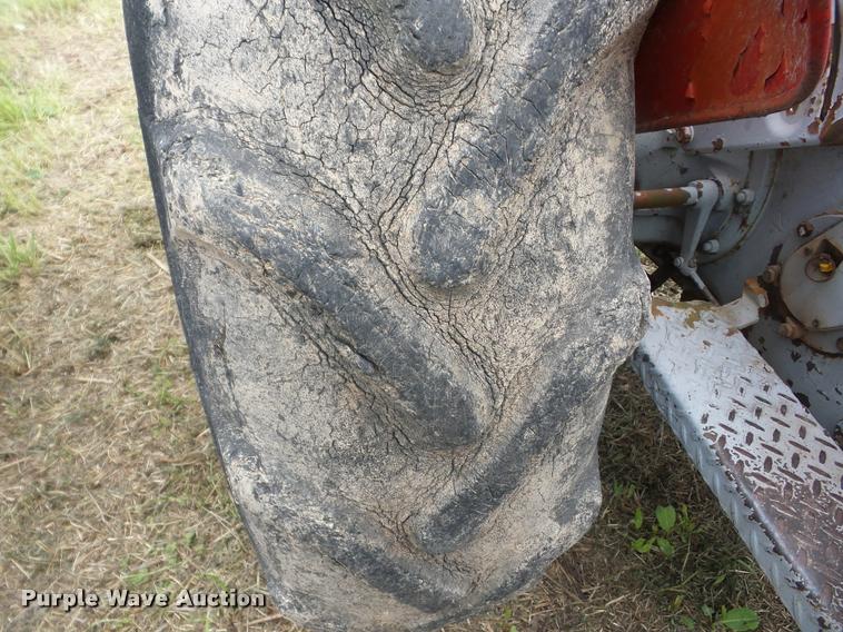 image for item DC7238 Massey-Ferguson 135 tractor