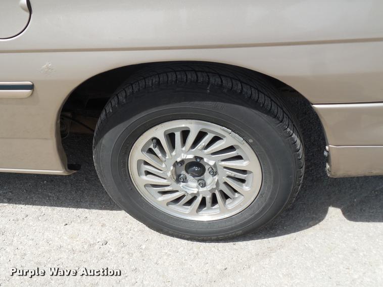 image for item DD9300 1998 Ford Windstar van