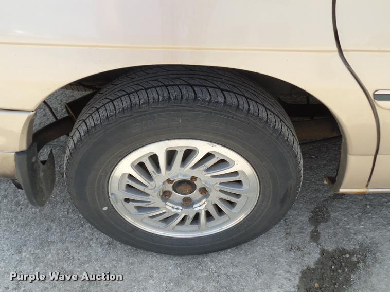 image for item DD9300 1998 Ford Windstar van