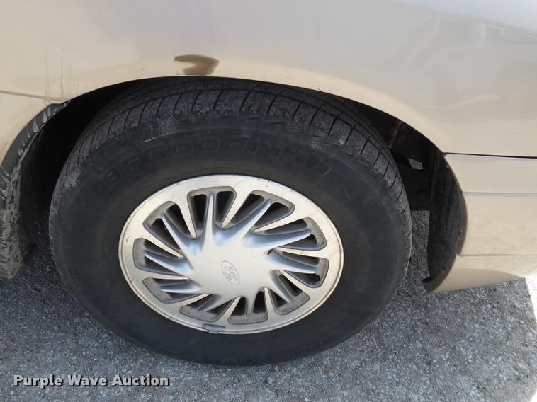 image for item DD9300 1998 Ford Windstar van