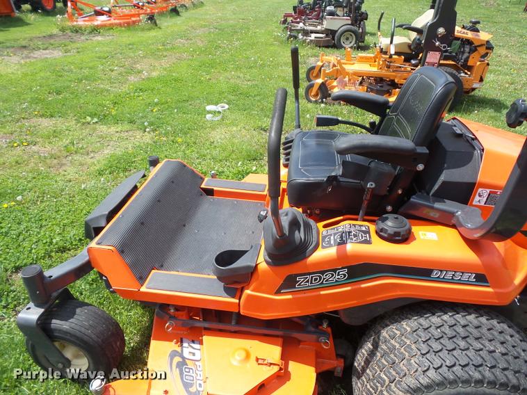 image for item DD9349 Kubota ZD25 lawn mower