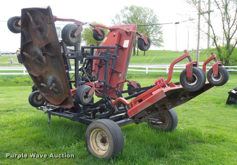 image for item DD9350 Buhler YT650 finish mower