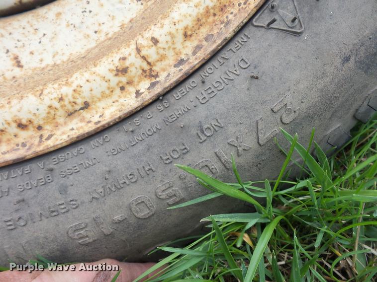 image for item DD9350 Buhler YT650 finish mower