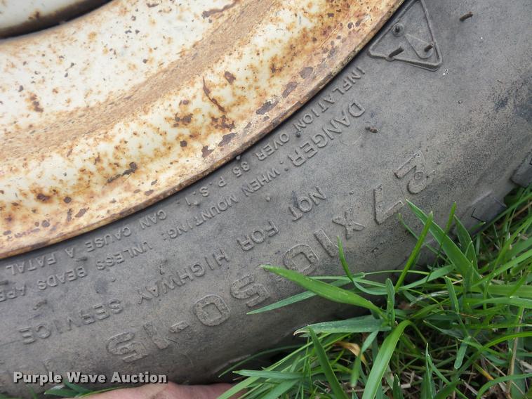 image for item DD9350 Buhler YT650 finish mower