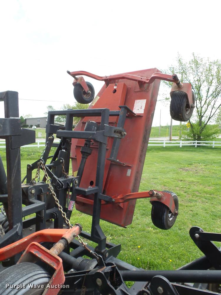 image for item DD9350 Buhler YT650 finish mower