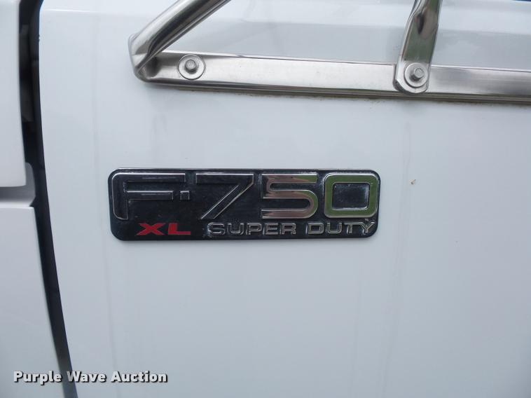 image for item DD9360 2008 Ford F750 truck chassis