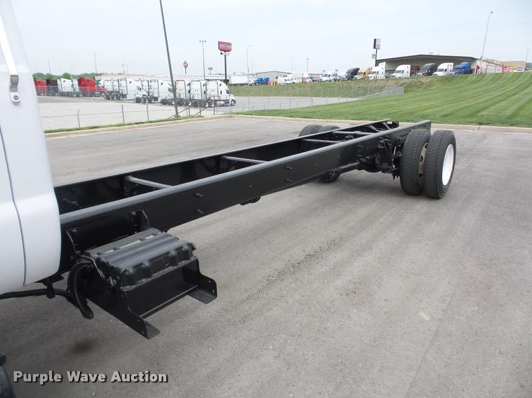 image for item DD9360 2008 Ford F750 truck chassis