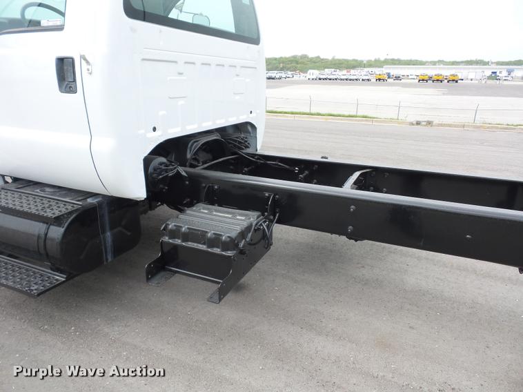 image for item DD9360 2008 Ford F750 truck chassis