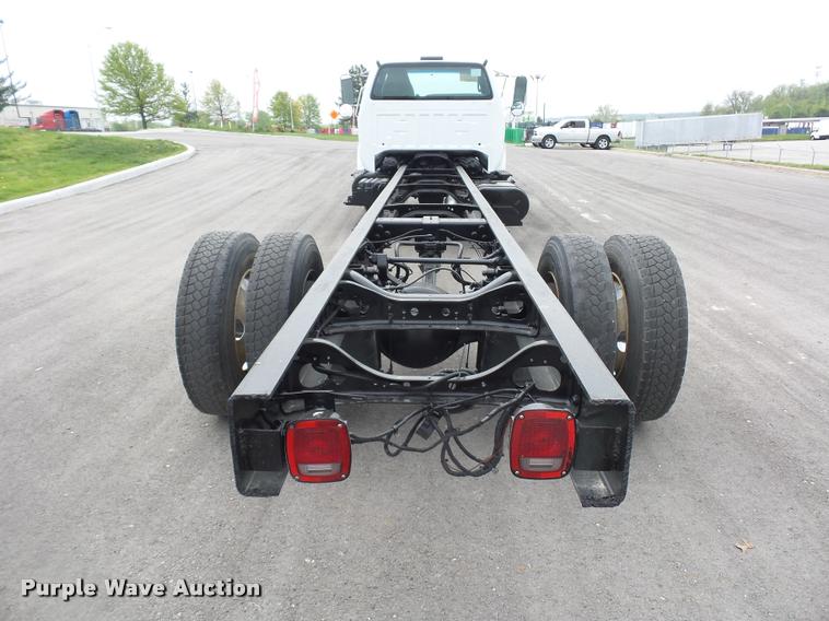 image for item DD9360 2008 Ford F750 truck chassis