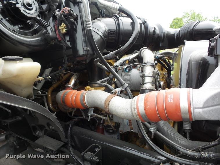 image for item DD9360 2008 Ford F750 truck chassis