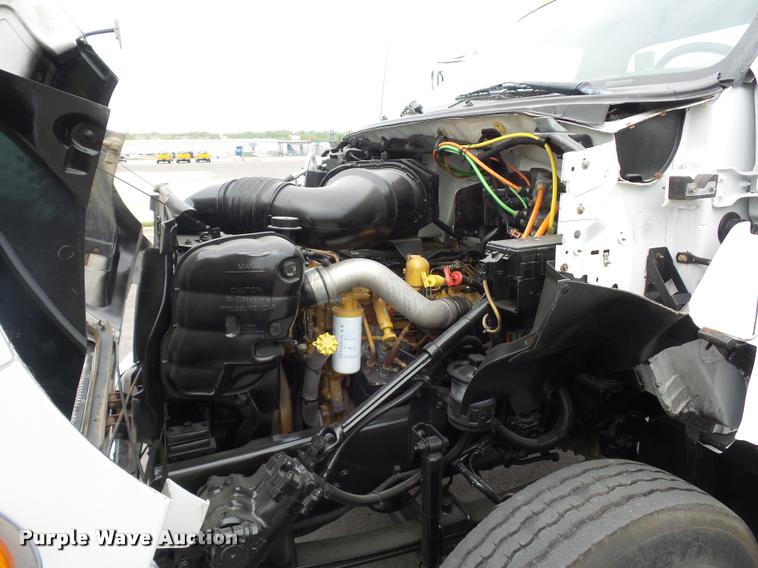 image for item DD9360 2008 Ford F750 truck chassis