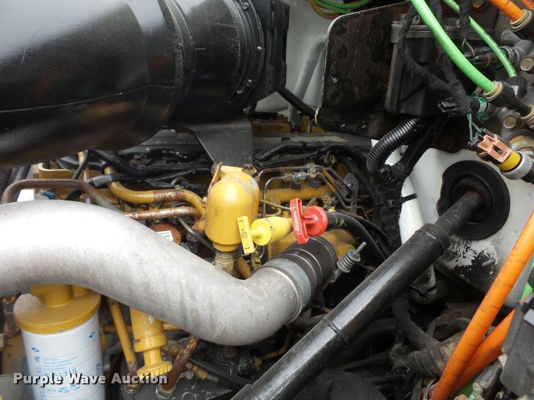 image for item DD9360 2008 Ford F750 truck chassis