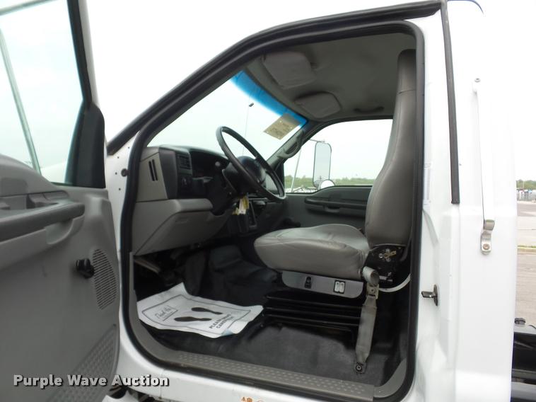 image for item DD9360 2008 Ford F750 truck chassis