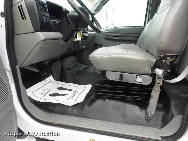 image for item DD9360 2008 Ford F750 truck chassis