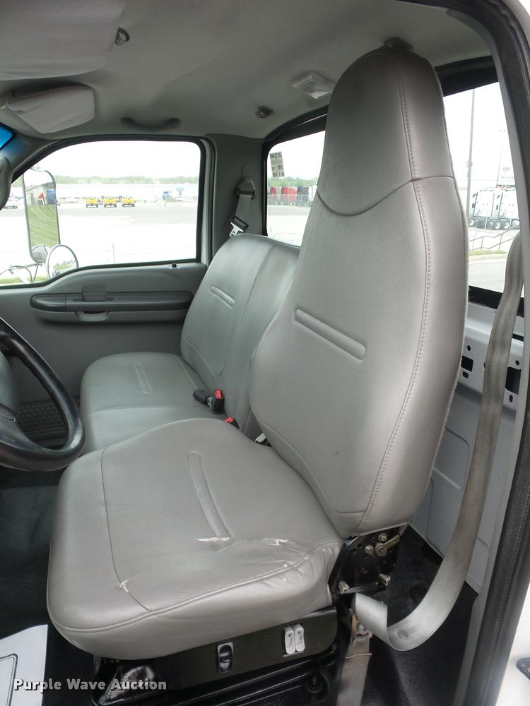 image for item DD9360 2008 Ford F750 truck chassis