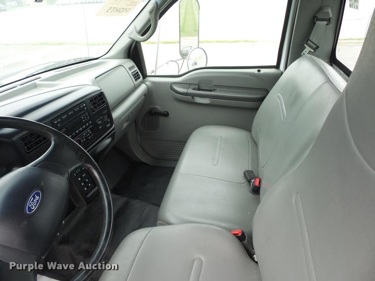 image for item DD9360 2008 Ford F750 truck chassis