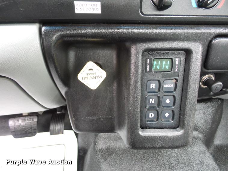 image for item DD9360 2008 Ford F750 truck chassis