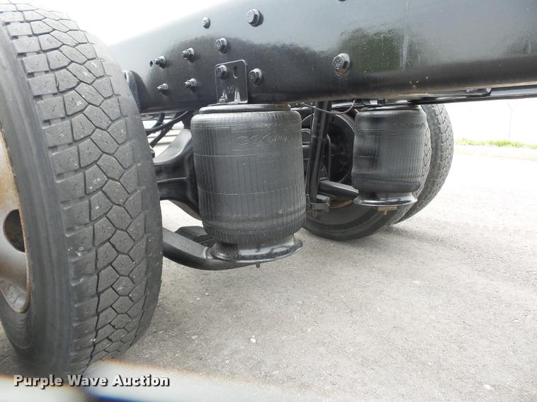 image for item DD9360 2008 Ford F750 truck chassis