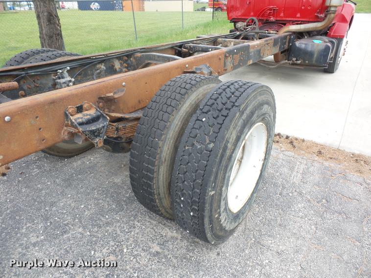 image for item DD9363 1991 Ford LS9000 flatbed truck