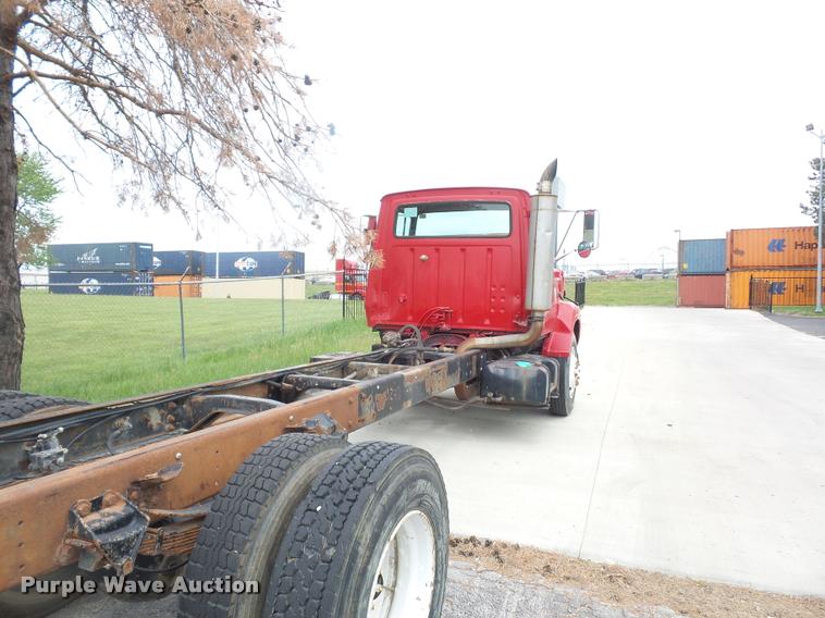 image for item DD9363 1991 Ford LS9000 flatbed truck