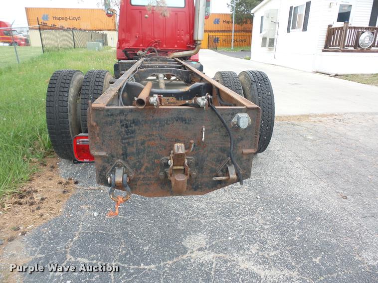 image for item DD9363 1991 Ford LS9000 flatbed truck