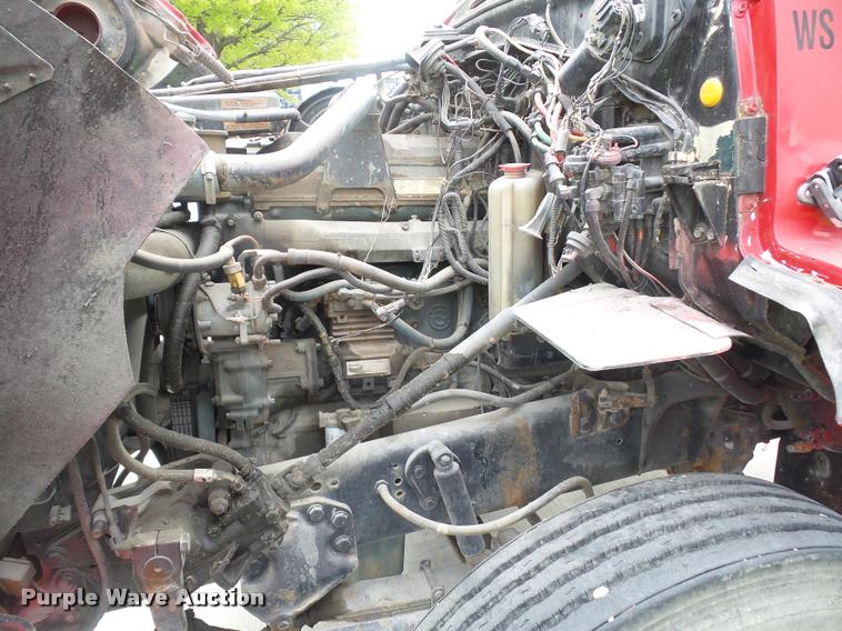 image for item DD9363 1991 Ford LS9000 flatbed truck