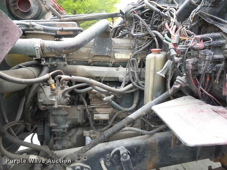 image for item DD9363 1991 Ford LS9000 flatbed truck