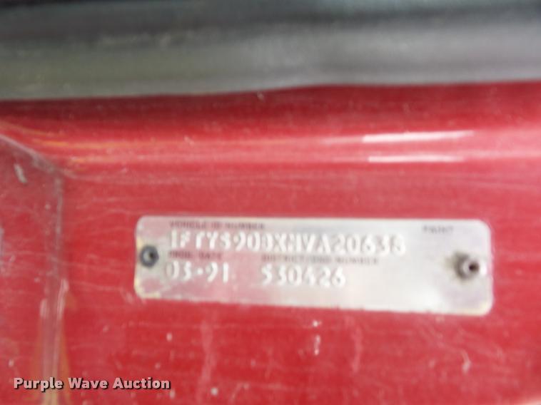 image for item DD9363 1991 Ford LS9000 flatbed truck