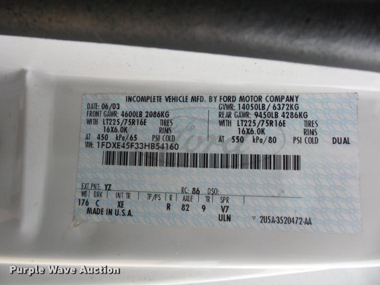 image for item DD9378 2003 Ford Econoline E450 Super Duty shuttle bus