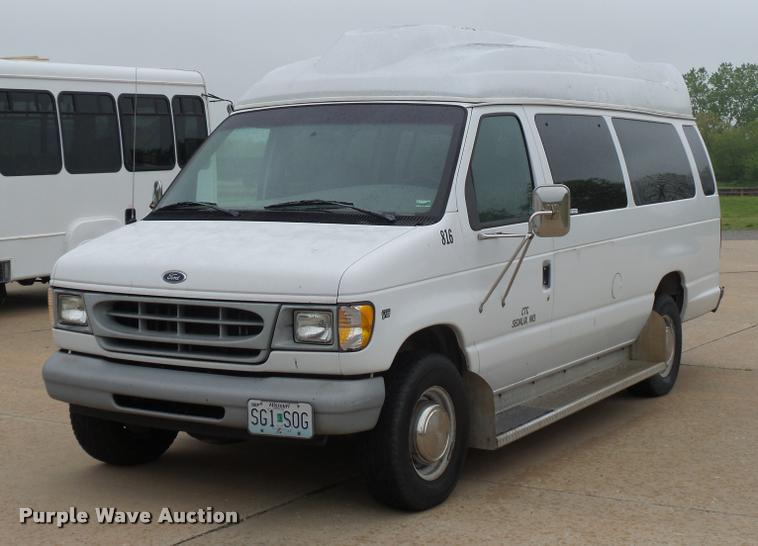 image for item DD9379 1998 Ford Club Wagon XL Super van