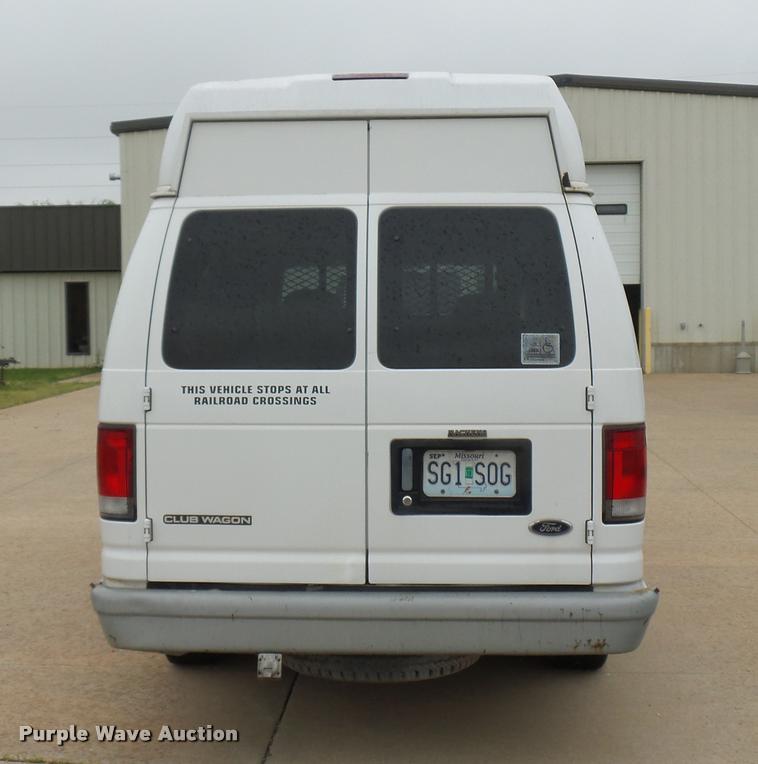 image for item DD9379 1998 Ford Club Wagon XL Super van