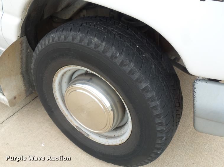 image for item DD9379 1998 Ford Club Wagon XL Super van