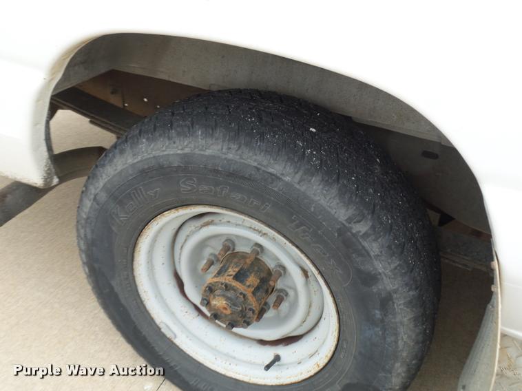 image for item DD9379 1998 Ford Club Wagon XL Super van