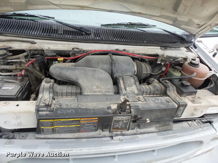 image for item DD9379 1998 Ford Club Wagon XL Super van