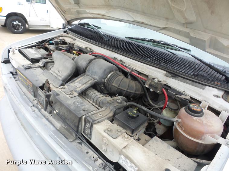 image for item DD9379 1998 Ford Club Wagon XL Super van