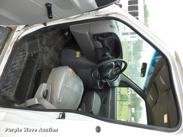 image for item DD9379 1998 Ford Club Wagon XL Super van