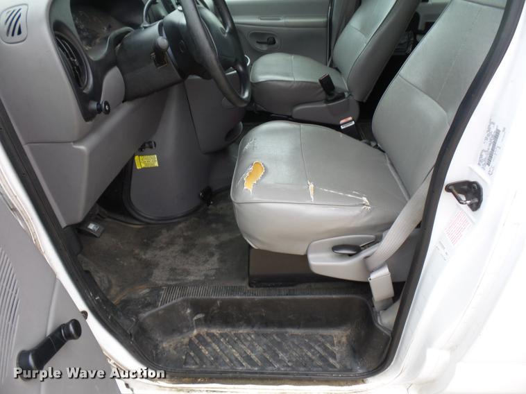 image for item DD9379 1998 Ford Club Wagon XL Super van