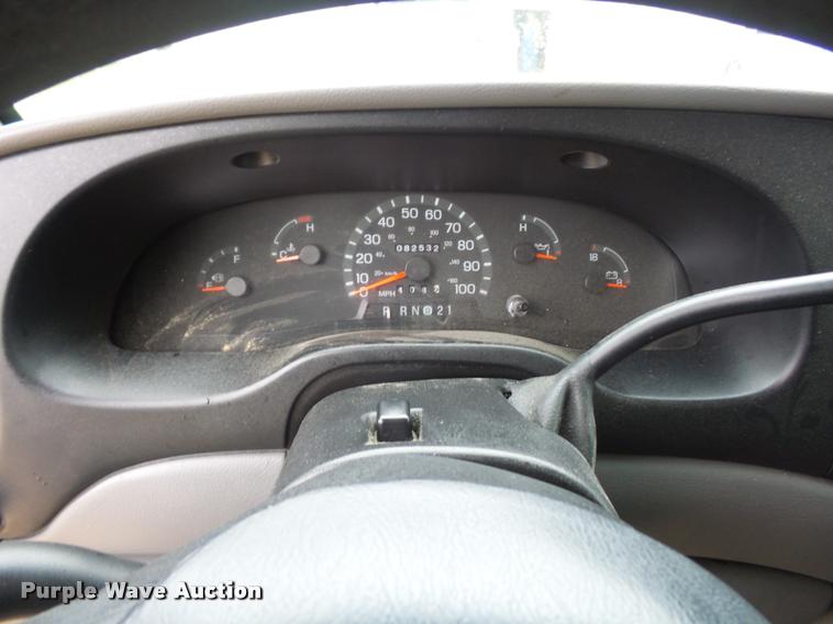 image for item DD9379 1998 Ford Club Wagon XL Super van