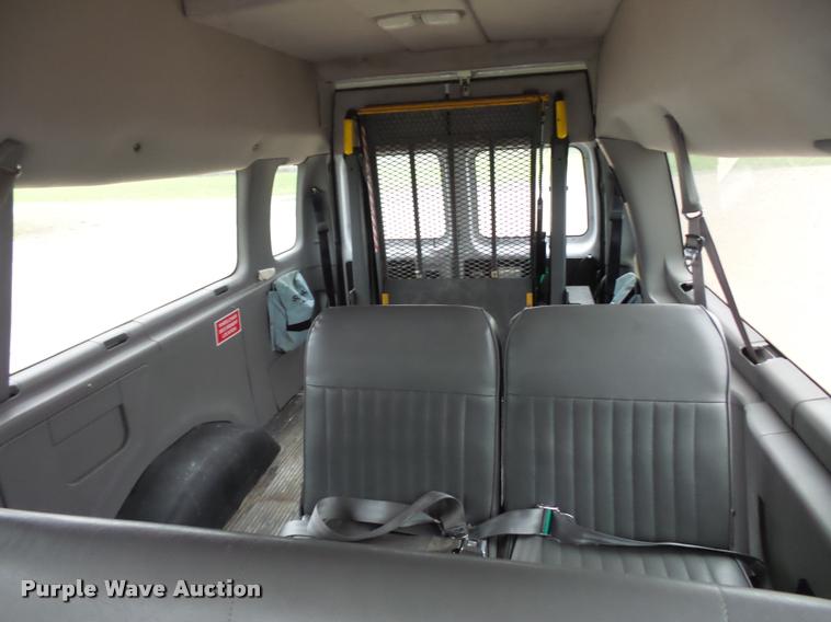 image for item DD9379 1998 Ford Club Wagon XL Super van