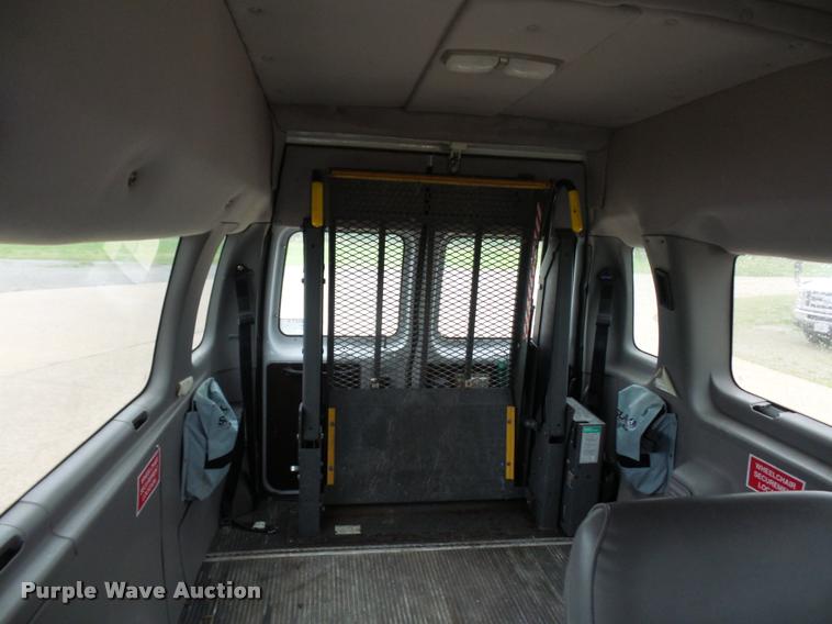 image for item DD9379 1998 Ford Club Wagon XL Super van