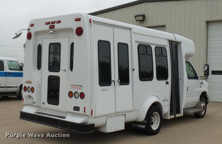 image for item DD9381 2008 Ford E350 Super Duty shuttle bus