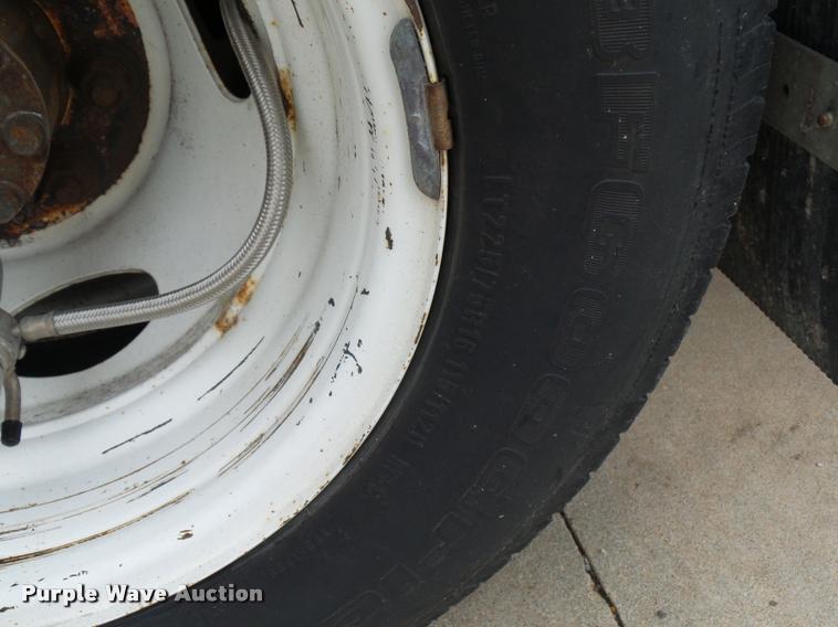 image for item DD9381 2008 Ford E350 Super Duty shuttle bus