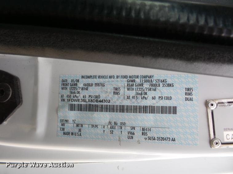 image for item DD9381 2008 Ford E350 Super Duty shuttle bus