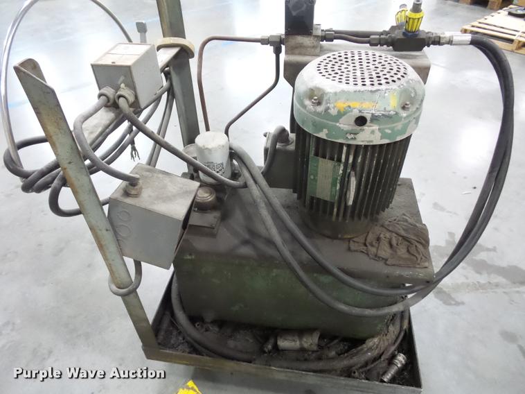 image for item DD9386 Hydraulic pump