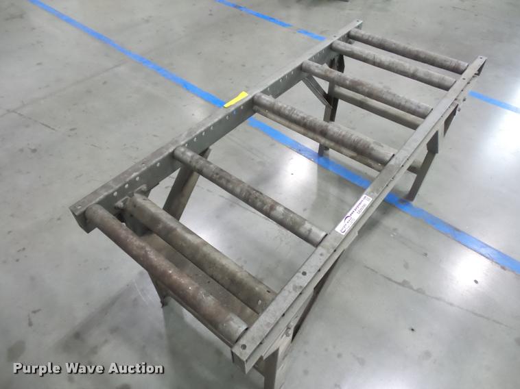 image for item DD9390 Steel roller conveyor table
