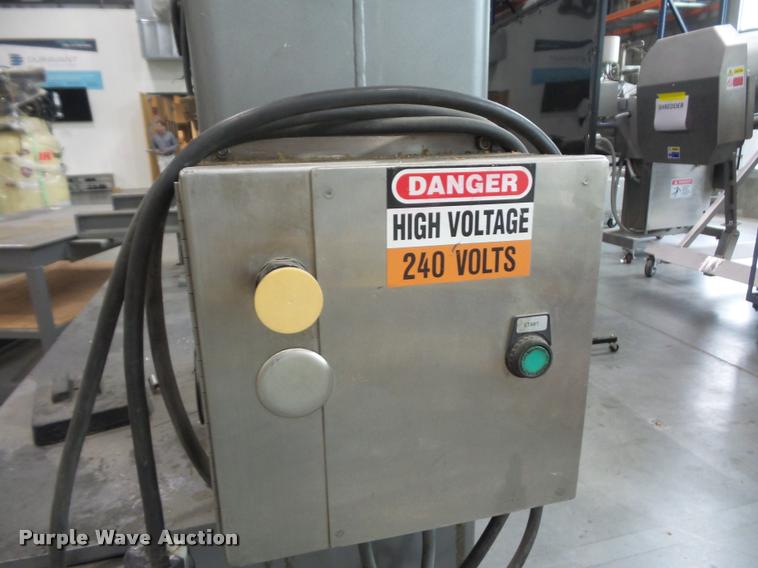 image for item DD9395 Grob Brothers vertical bandsaw