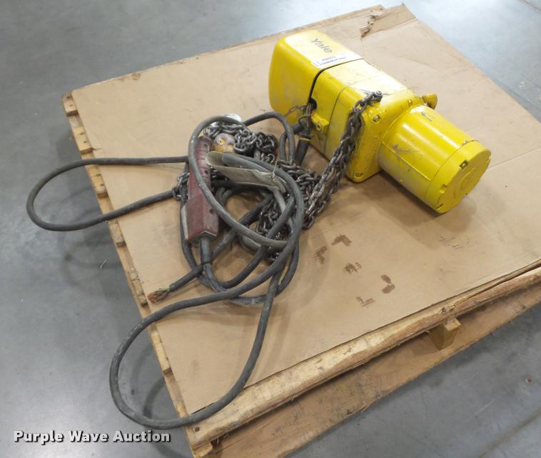 image for item DD9404 Yale hoist