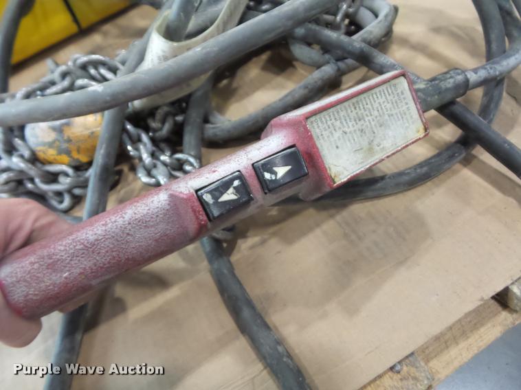 image for item DD9404 Yale hoist